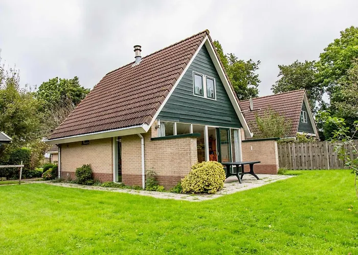 아파트 40 Op Recreatiepark De Wielen *