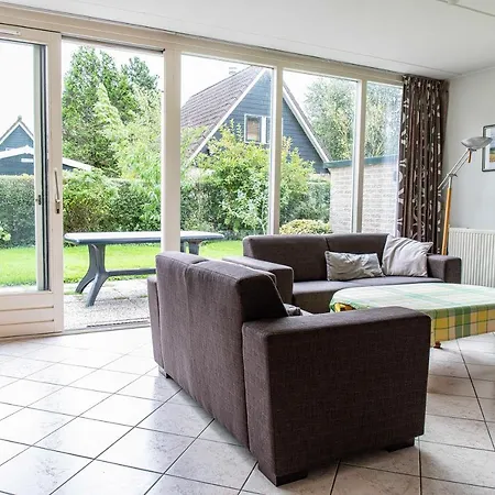 40 Op Recreatiepark De Wielen شقة